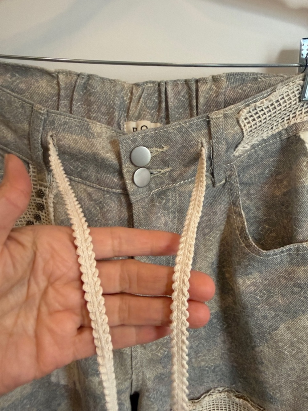 POL Neutral Patchwork Wide-Leg Pants with Crochet Details- SMALL - Picture 12 of 17